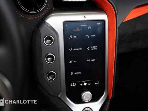 Used 2025 McLaren 750S Spider RWD image 25