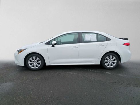 Used 2024 Toyota Corolla LE FWD image 7