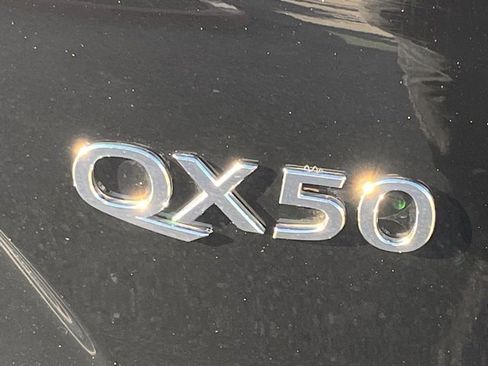 Certified 2025 INFINITI QX50 Luxe image 32