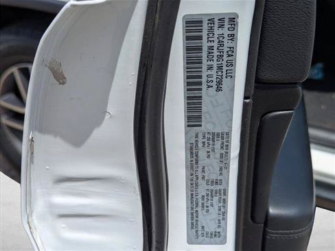 Used 2021 Jeep Grand Cherokee Limited AWD/4WD image 16