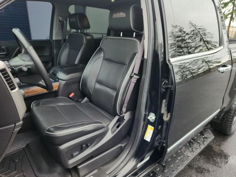 Used 2017 Chevrolet Silverado 1500 High Country image 8