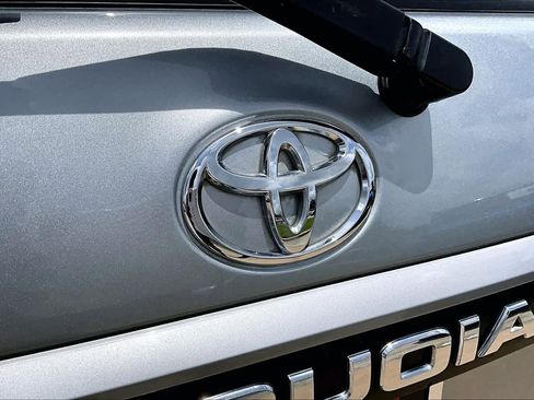 Used 2020 Toyota Sequoia Platinum RWD image 31