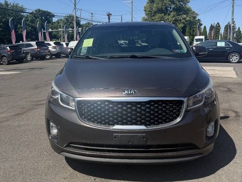 Used 2017 Kia Sedona EX FWD image 18