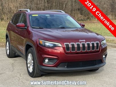 Used 2019 Jeep Cherokee Latitude w/ Popular Appearance Group