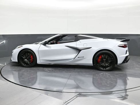 Used 2023 Chevrolet Corvette Z06 image 2