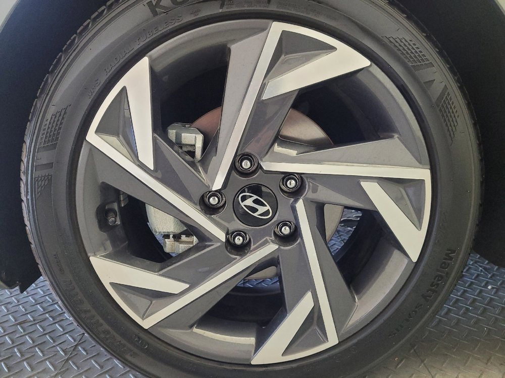 Used 2025 Hyundai Elantra Sport FWD image 31