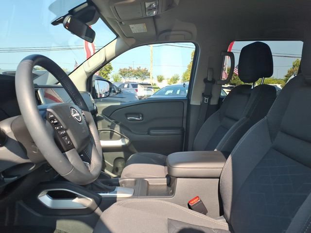 Used 2025 Nissan Frontier SV w/ SV Convenience Package RWD image 5