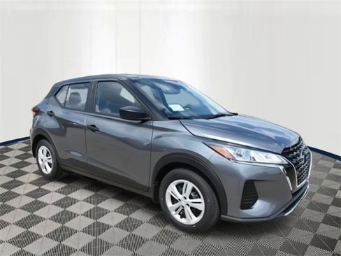 New 2025 Nissan Kicks Play S image 8