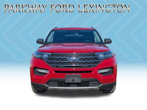 Used 2022 Ford Explorer XLT w/ Equipment Group 202A image 2