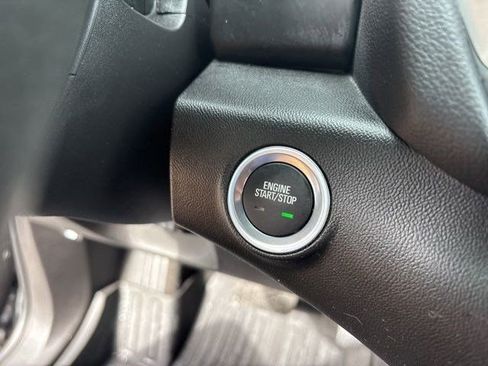 Used 2024 GMC Terrain SLE w/ Driver Convenience Package image 20