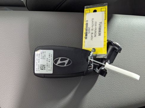 New 2026 Hyundai Elantra SE image 25