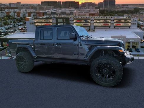 Used 2023 Jeep Gladiator Willys image 1