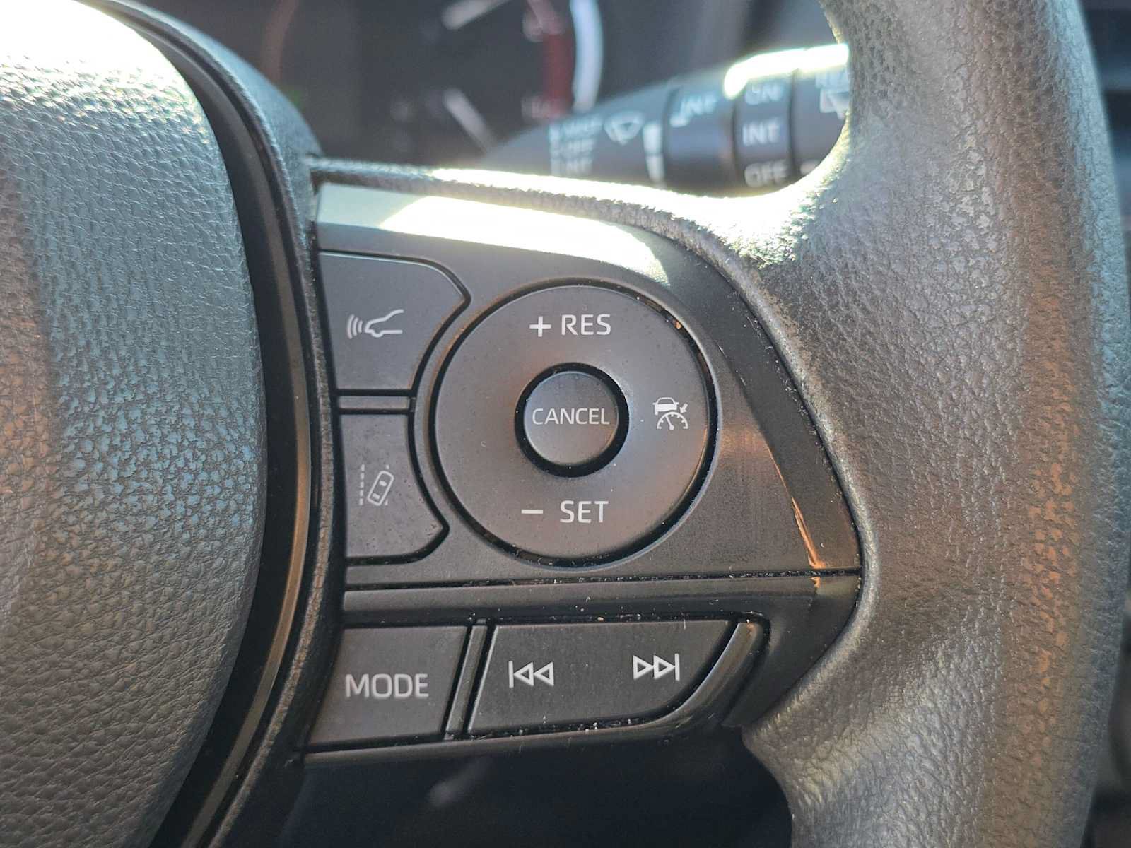 Used 2023 Toyota RAV4 XLE AWD/4WD image 27