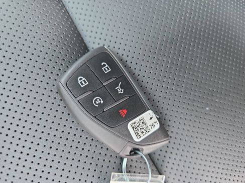 Used 2023 Buick Envision Essence AWD/4WD image 38