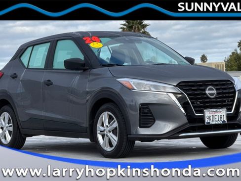 Used 2024 Nissan Kicks S image 1