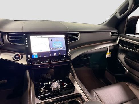 New 2026 Jeep Grand Wagoneer Limited AWD/4WD image 26