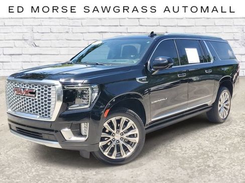 Used 2023 GMC Yukon XL Denali AWD/4WD image 1