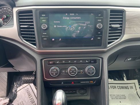 Used 2020 Volkswagen Atlas Cross Sport SE w/ Panoramic Sunroof Package FWD image 8