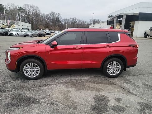 Used 2024 Mitsubishi Outlander ES image 4