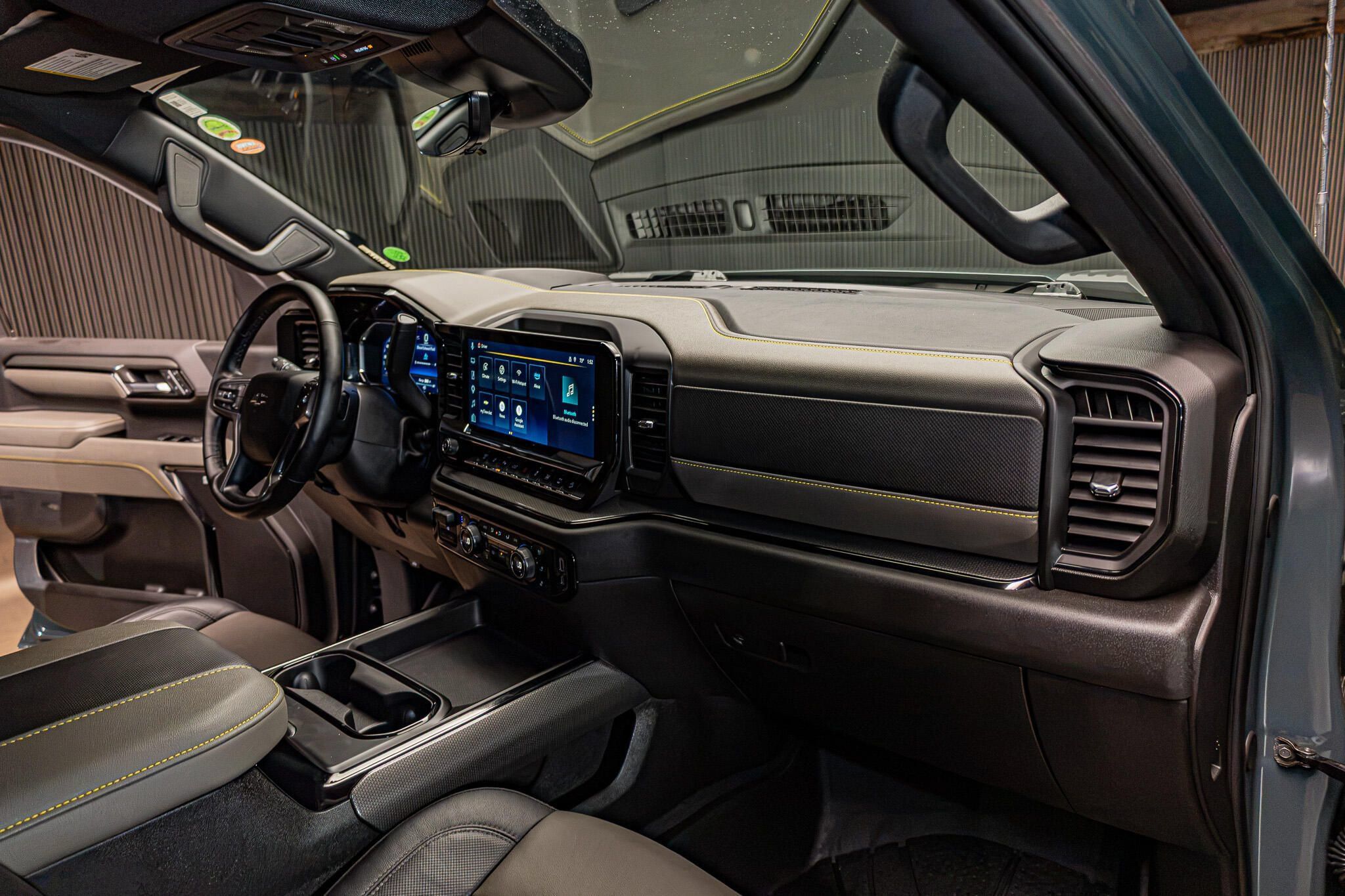 Used 2025 Chevrolet Silverado 2500 ZR2 w/ Technology Package AWD/4WD image 17