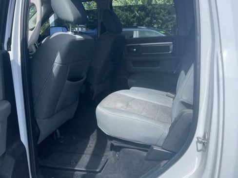 Used 2014 RAM 3500 SLT w/ Luxury Group AWD/4WD image 7