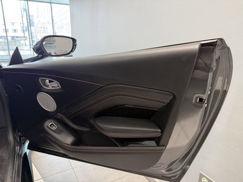 Used 2023 Aston Martin V8 Vantage Roadster RWD image 20