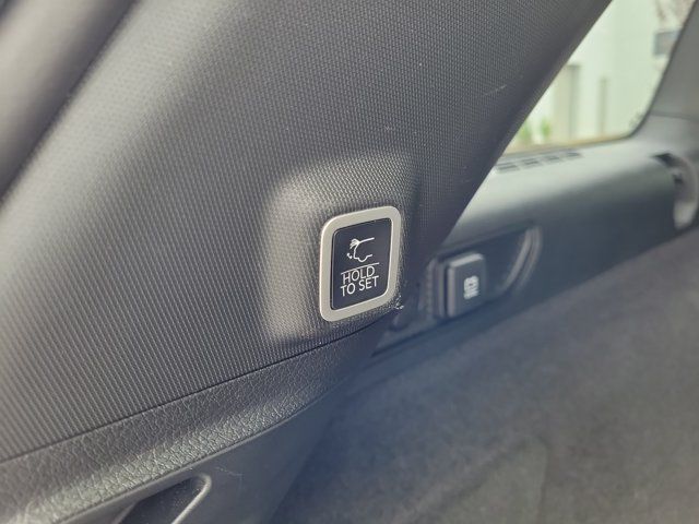 Used 2023 Jeep Grand Cherokee Overland AWD/4WD image 10