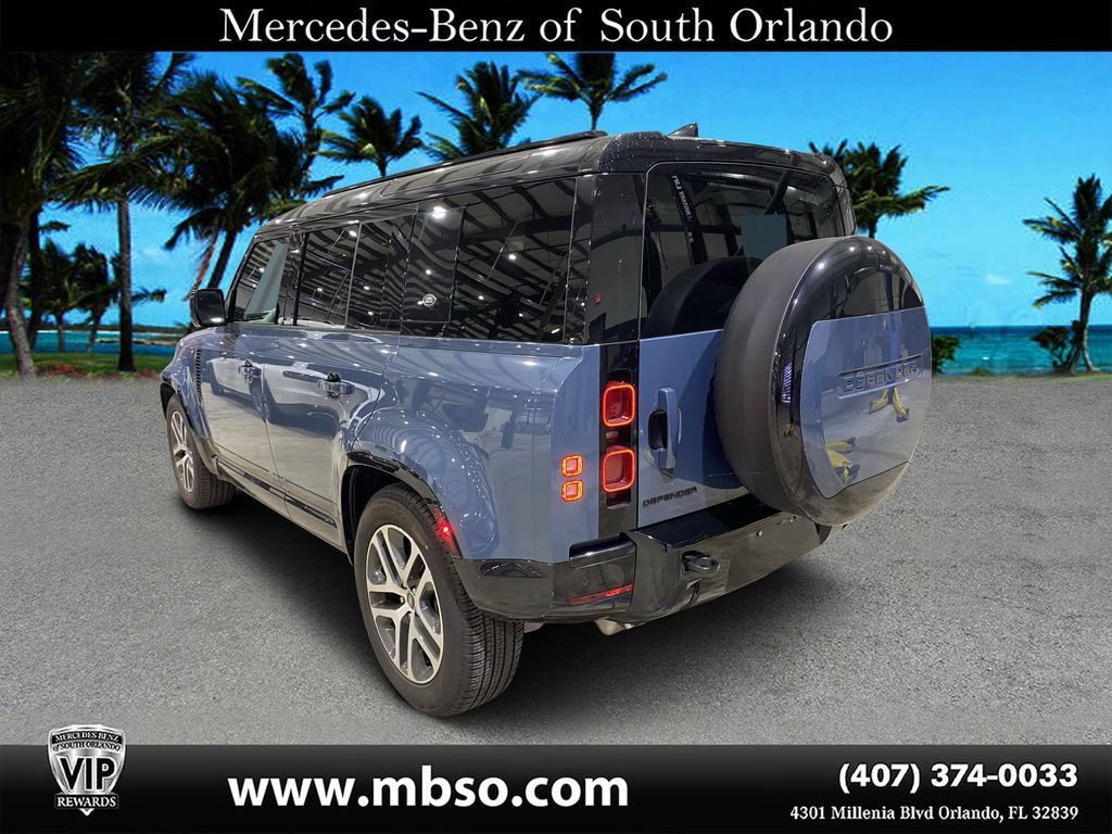 Used 2024 Land Rover Defender 110 X-Dynamic SE AWD/4WD image 17