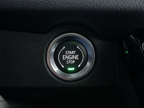 New 2026 Chevrolet Traverse RS w/ LPO, Floor Liner Package image 9