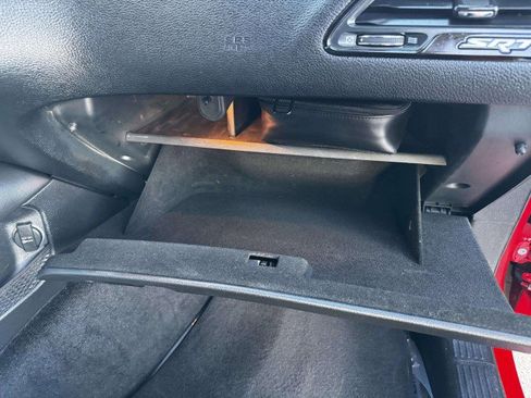 Used 2015 Dodge Challenger SRT image 48