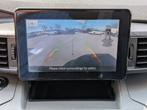 Used 2020 Ford Explorer XLT w/ Equipment Group 202A image 11