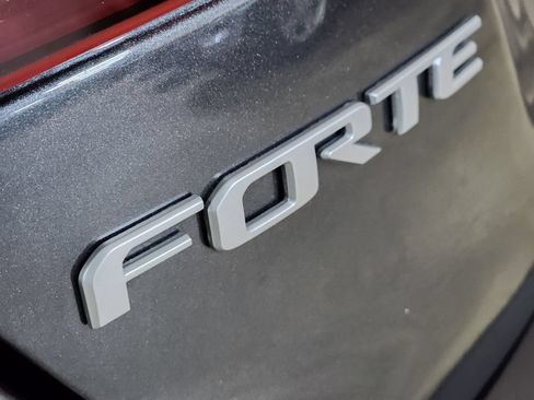 Used 2023 Kia Forte GT-Line w/ GT-Line Premium Package FWD image 21