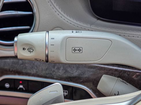 Used 2019 Mercedes-Benz S 560 Sedan image 23