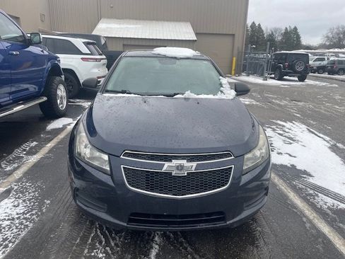 Used 2014 Chevrolet Cruze LS image 3