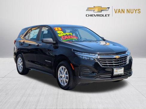 Used 2023 Chevrolet Equinox LS FWD image 3