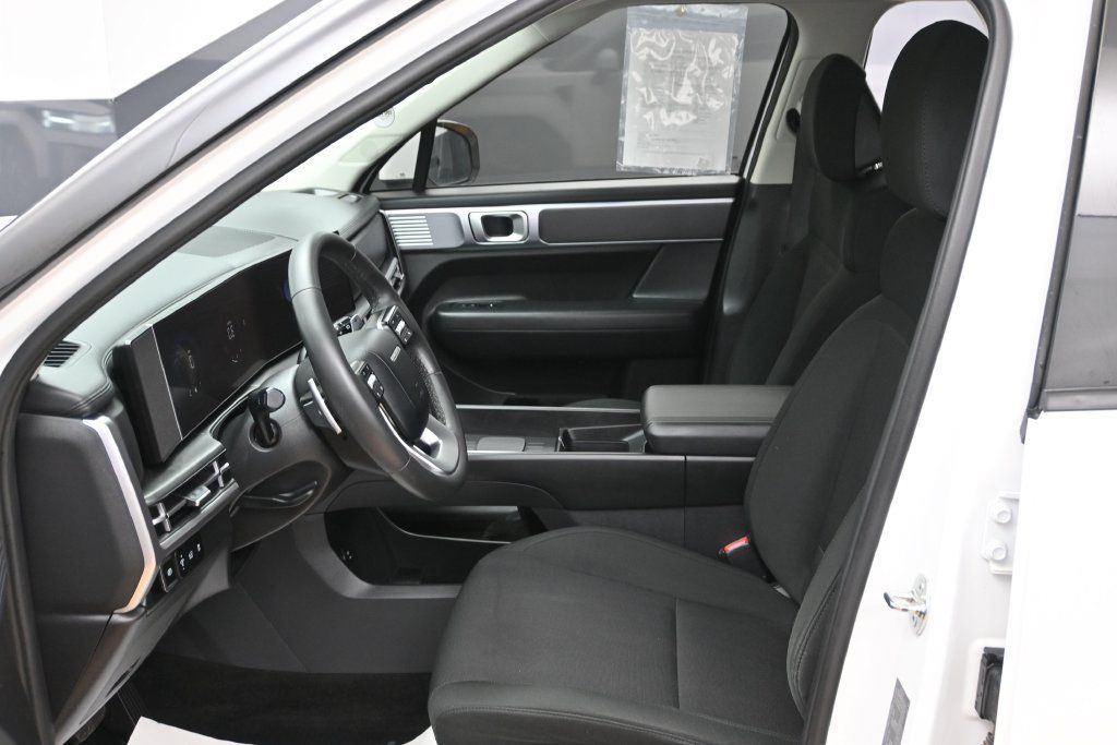 Used 2024 Hyundai Santa Fe SE FWD image 11