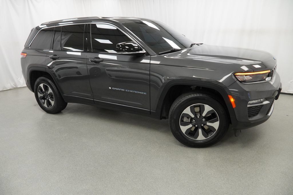 Used 2023 Jeep Grand Cherokee 4WD 4xe image 13