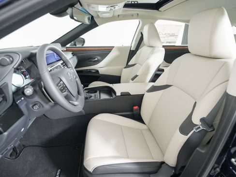 New 2025 Lexus ES 350 w/ Premium Package image 8