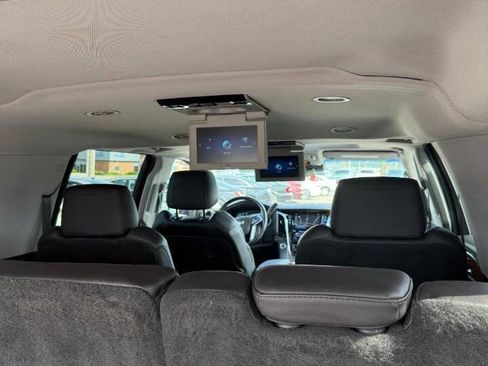 Used 2018 Cadillac Escalade ESV Premium Luxury AWD/4WD image 23