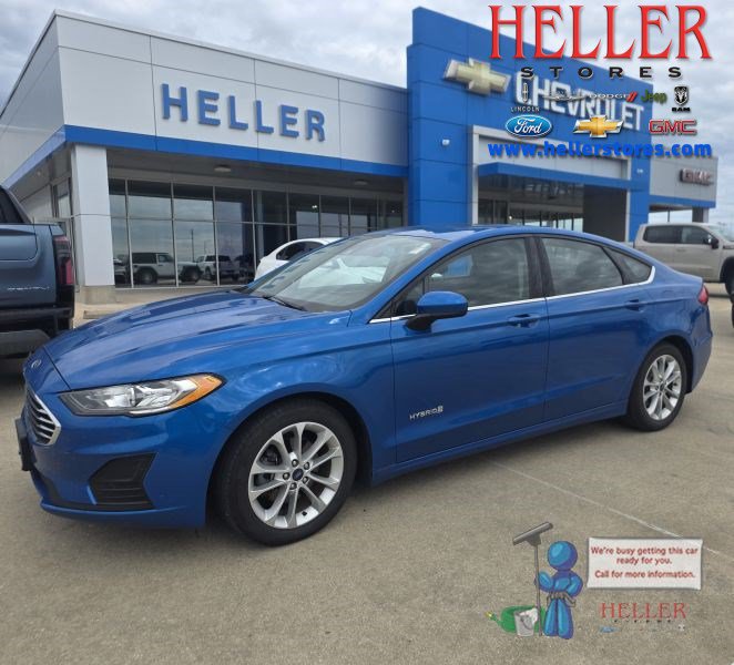 Used 2019 Ford Fusion SE FWD image 1