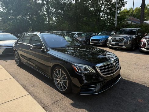 Used 2018 Mercedes-Benz S 560 Sedan image 4