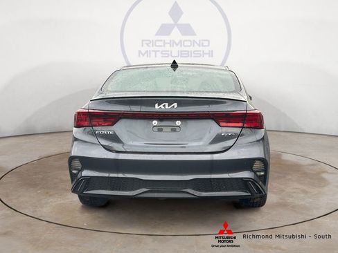 Used 2023 Kia Forte GT-Line w/ GT-Line Technology Package FWD image 4
