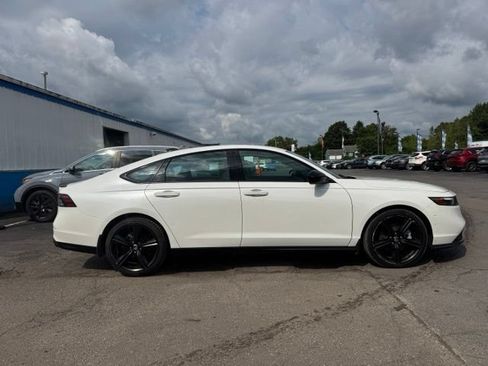 Used 2023 Honda Accord Sport image 1