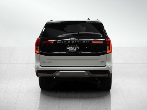 Used 2025 Ford Expedition Max Platinum image 5