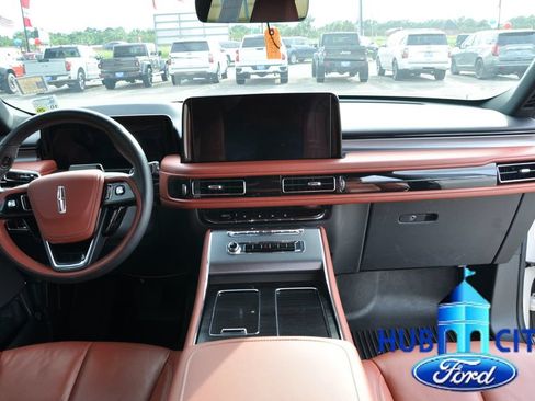Used 2025 Lincoln Aviator Reserve w/ Illumination Package RWD image 18