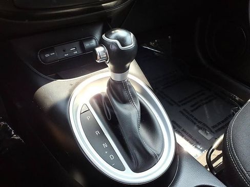 Used 2018 Kia Soul + FWD image 23