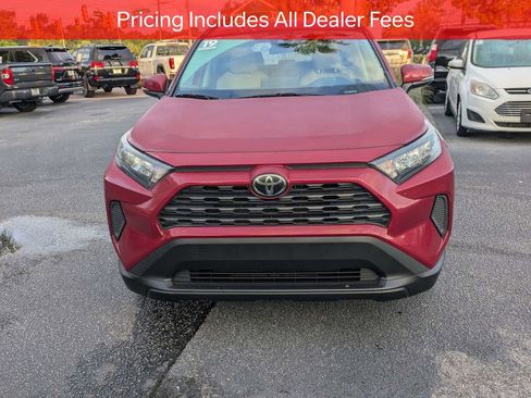 Used 2019 Toyota RAV4 LE FWD image 10
