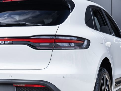 New 2026 Porsche Macan image 17