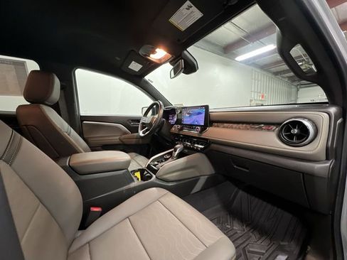 Certified 2025 Chevrolet Colorado ZR2 w/ Technology Package image 29