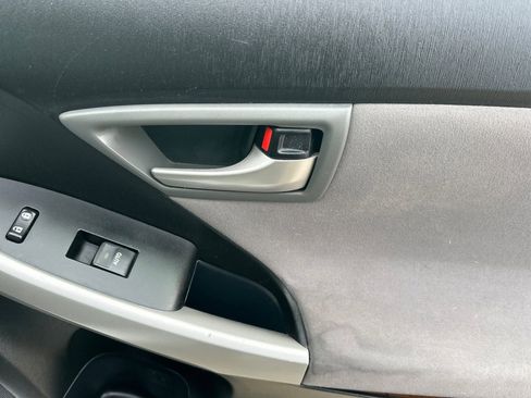 Used 2013 Toyota Prius Two image 21